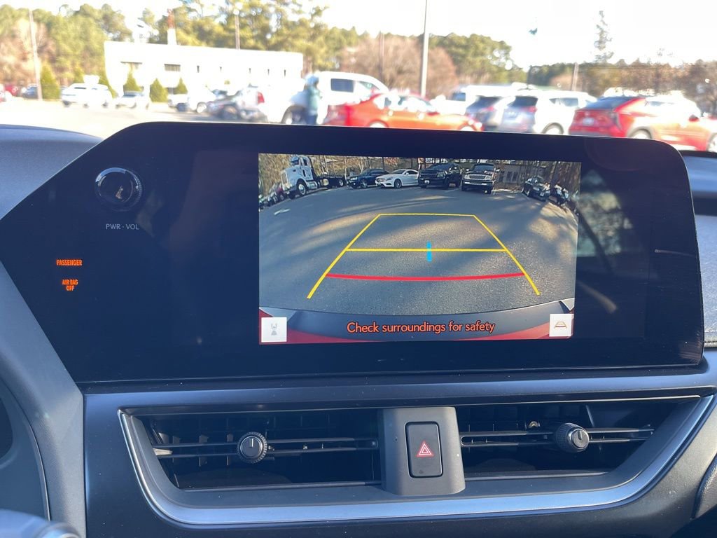 Used 2025 Lexus UX 300h AWD image 11