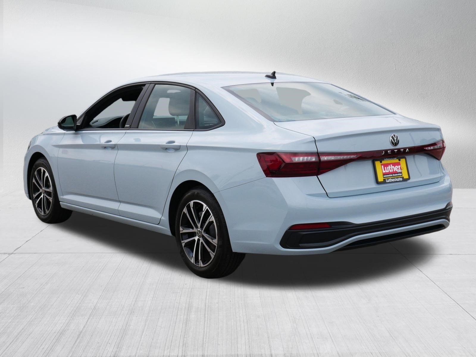 Certified 2025 Volkswagen Jetta Sport FWD image 5