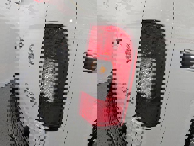 Used 2021 Nissan NV 2500 S image 40