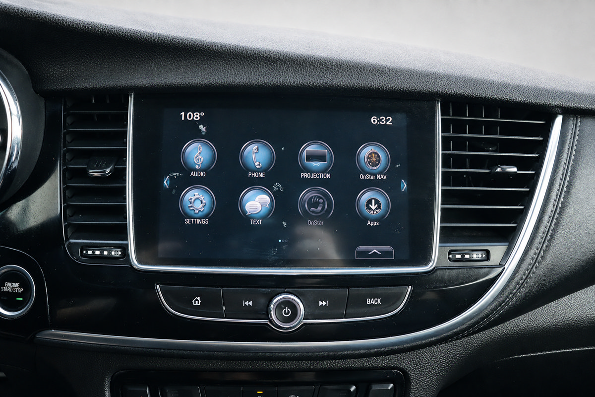 Used 2017 Buick Encore Essence FWD image 34