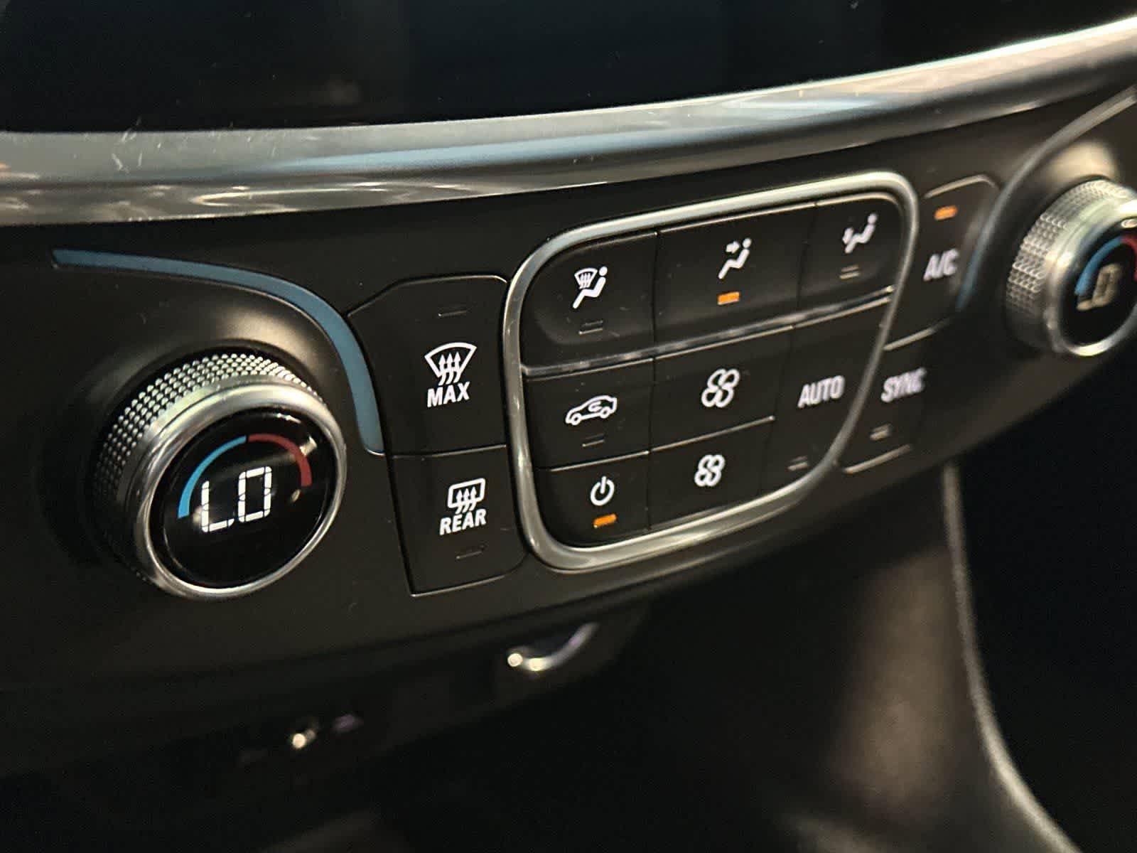 Used 2020 Chevrolet Traverse LS FWD image 22