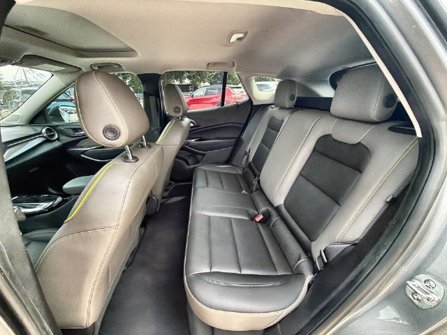 Used 2025 Chevrolet Trax ACTIV w/ Sunroof Package FWD image 23
