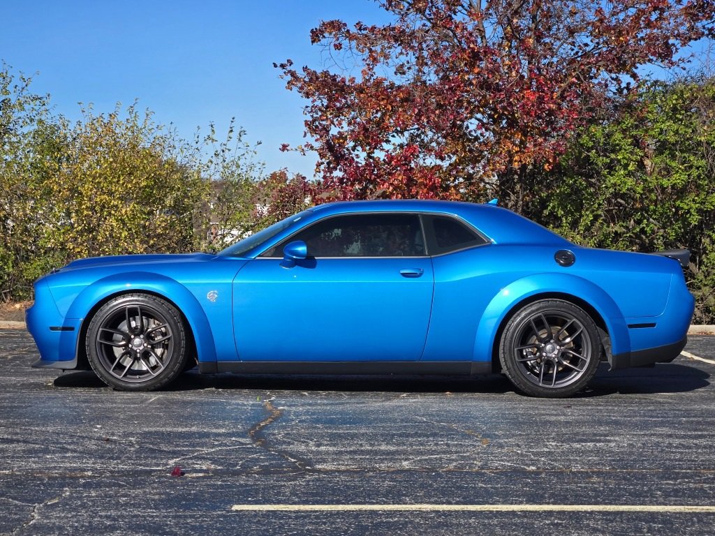 Used 2019 Dodge Challenger SRT Hellcat image 2