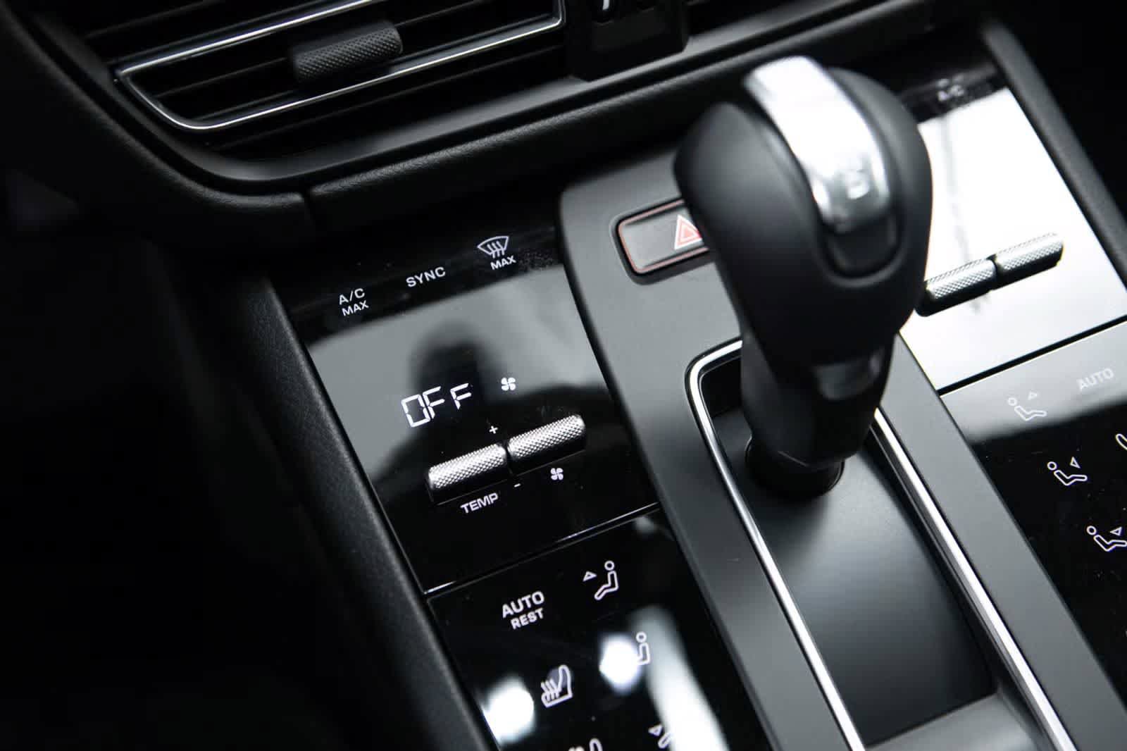 Used 2026 Porsche Macan AWD/4WD image 29