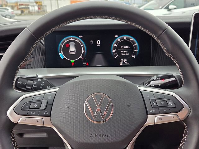 Used 2025 Volkswagen Tiguan SE image 24