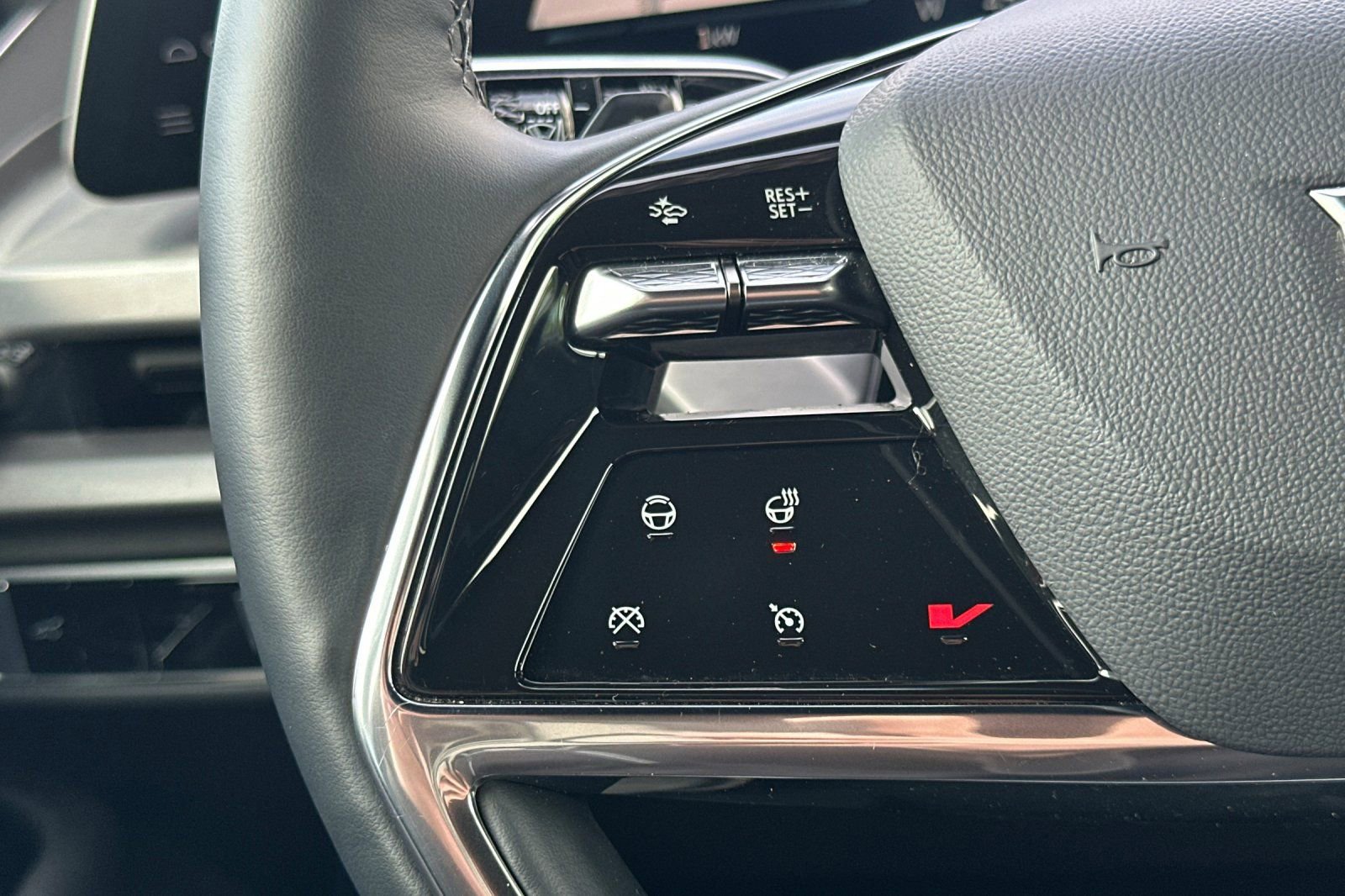 Used 2026 Cadillac Vistiq Sport w/ LPO, Floor Liner Package image 36