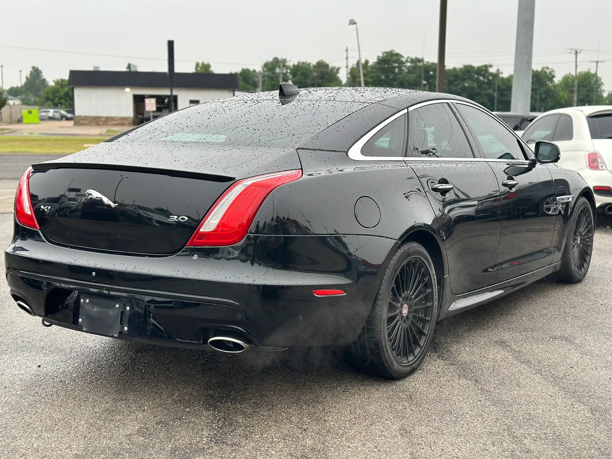 Used 2016 Jaguar XJ R-Sport RWD image 6