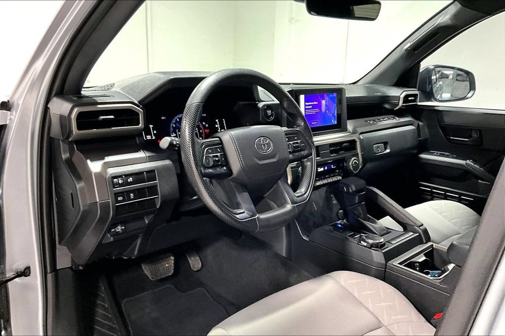 Used 2025 Toyota Tacoma SR5 AWD/4WD image 16