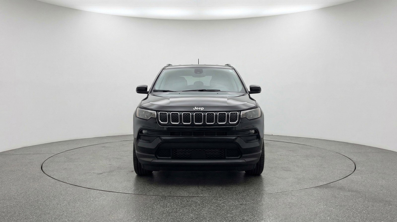 Used 2025 Jeep Compass Latitude AWD/4WD image 2