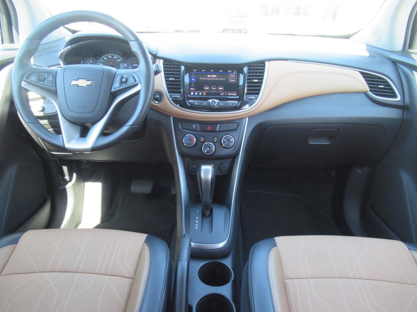 Certified 2020 Chevrolet Trax LT w/ Driver Confidence Package FWD image 12