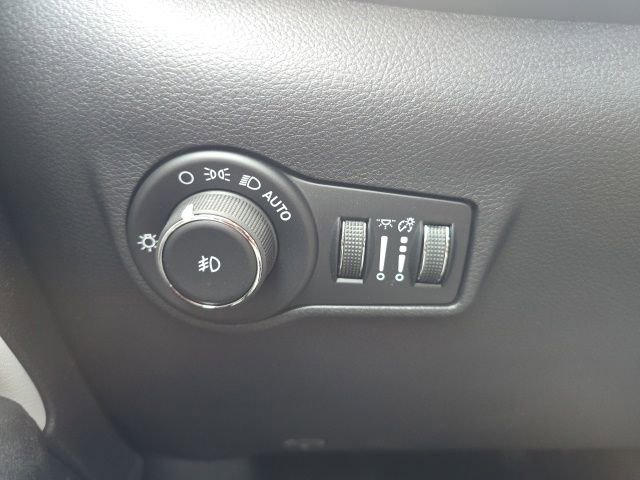 New 2026 Jeep Compass Limited w/ Sun, Sound & Navigation Group AWD/4WD image 10