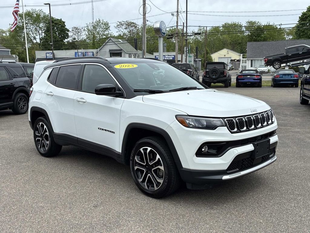Used 2023 Jeep Compass Limited w/ Sun and Sound Group AWD/4WD image 3