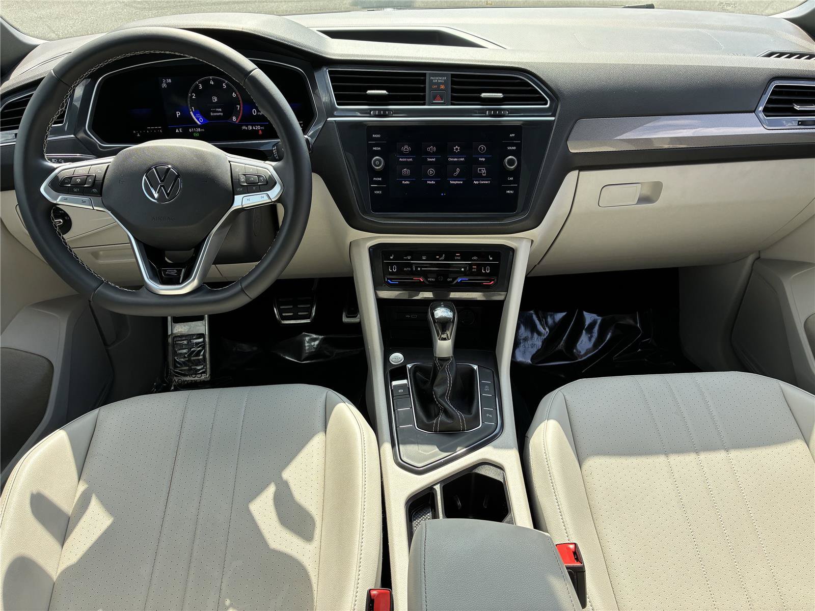 Used 2023 Volkswagen Tiguan SE R-Line FWD image 19