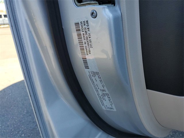 Used 2024 Chrysler Pacifica Touring-L image 33