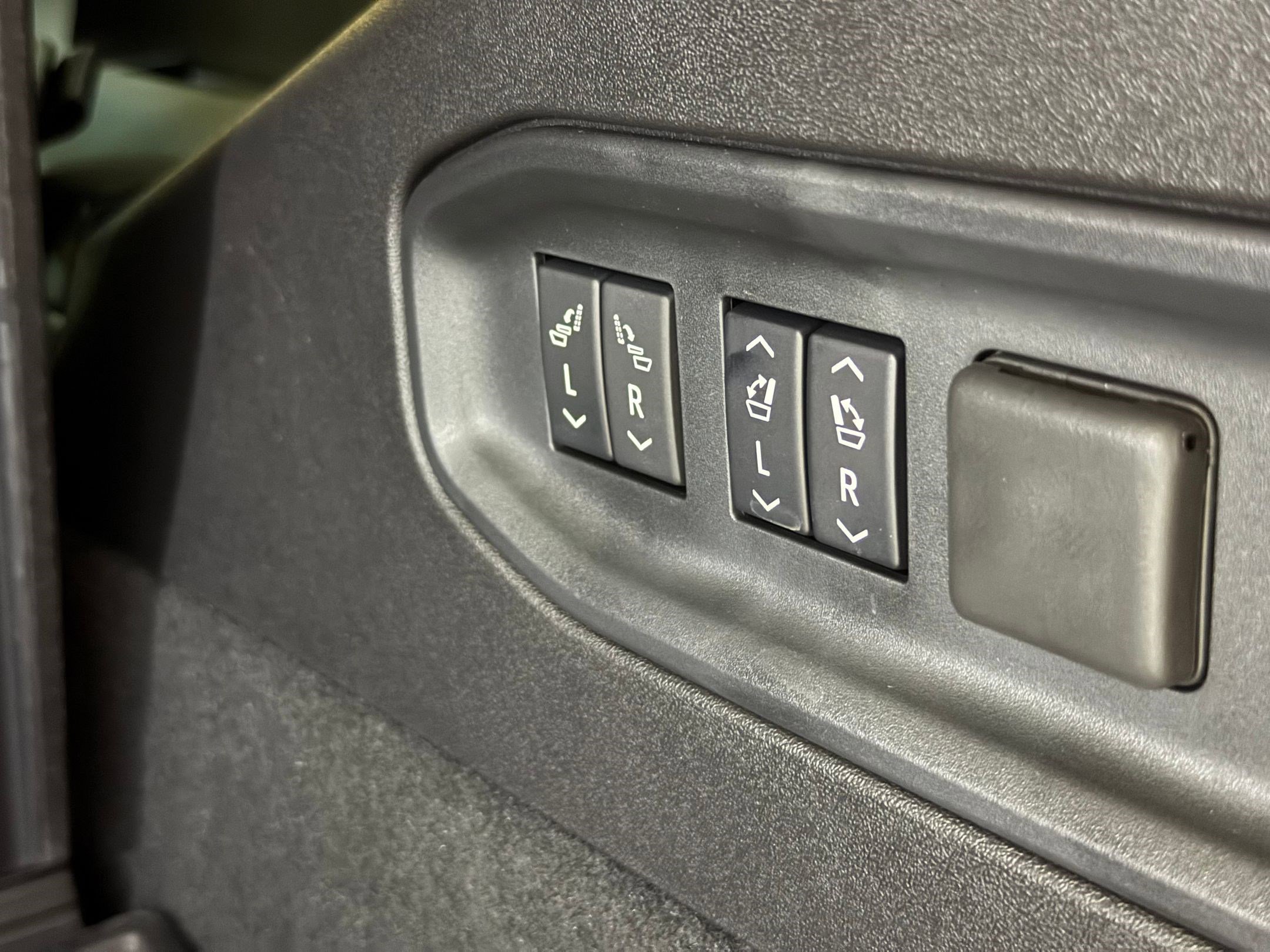 New 2026 Cadillac Vistiq Sport w/ LPO, Floor Liner Package image 47