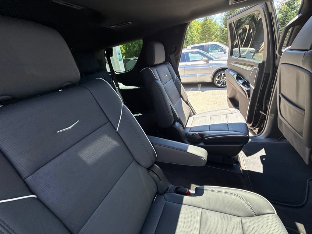 Used 2026 Cadillac Escalade Luxury AWD/4WD image 58