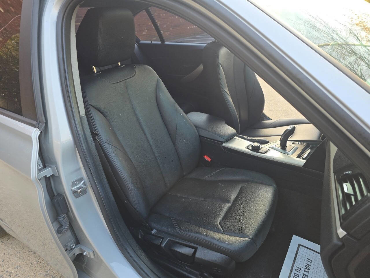 Used 2014 BMW 320i xDrive Sedan AWD/4WD image 12