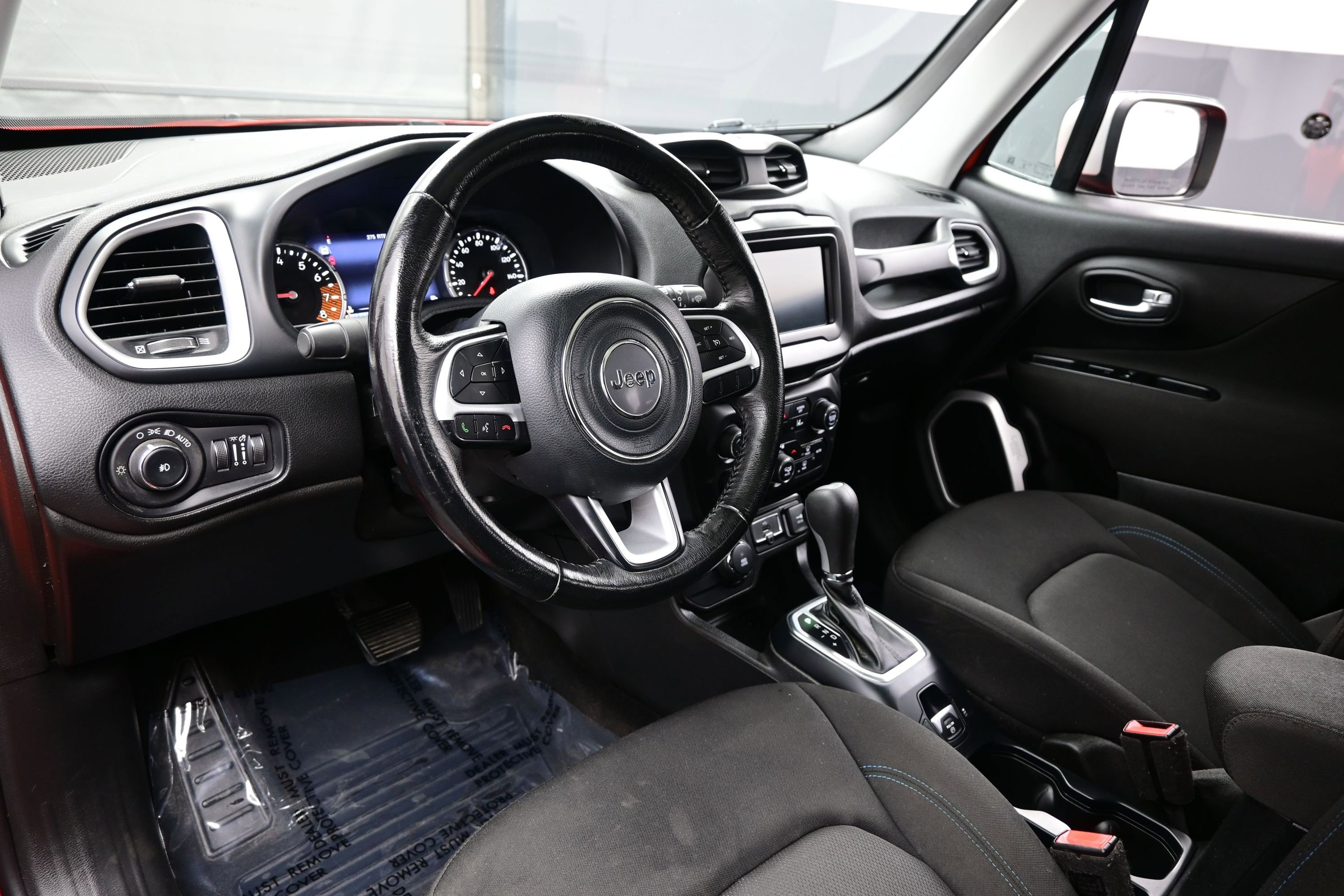 Used 2021 Jeep Renegade Latitude AWD/4WD image 12