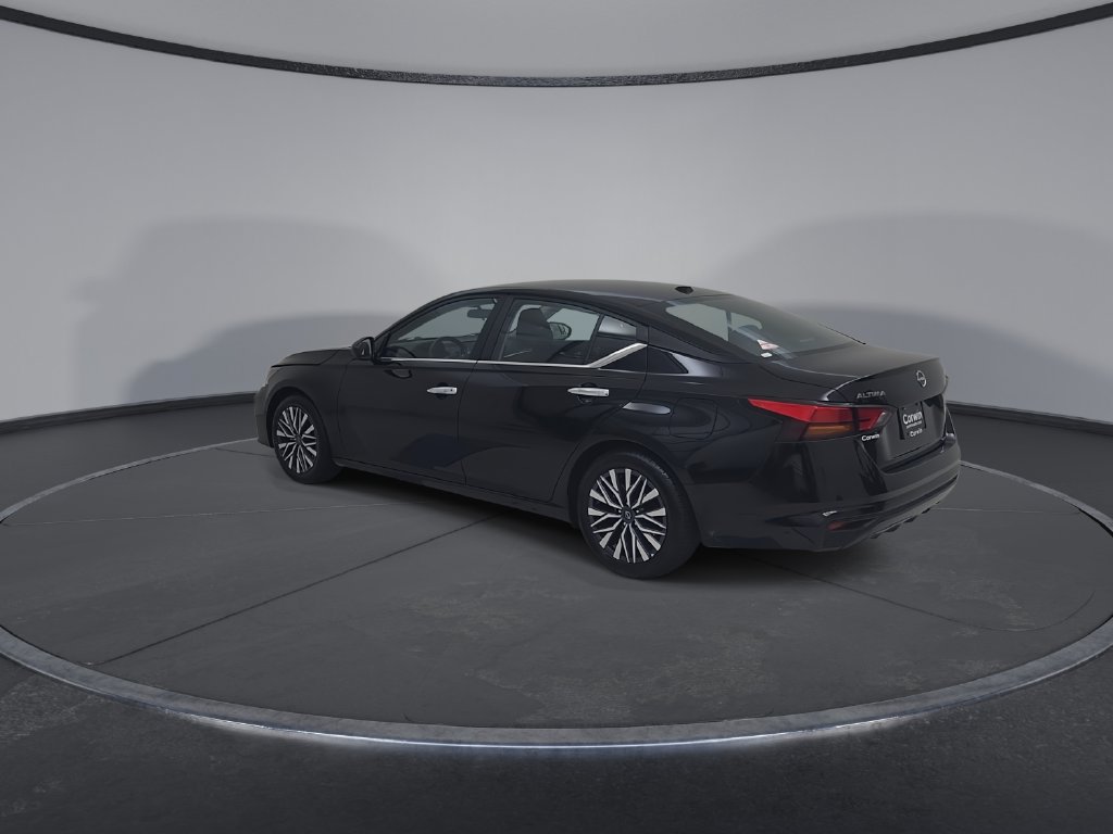 Used 2025 Nissan Altima 2.5 SV FWD image 13