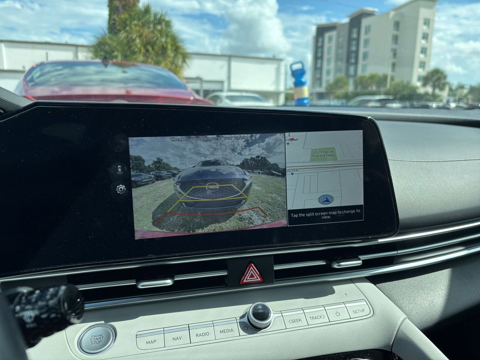 Used 2025 Hyundai Elantra Limited image 20