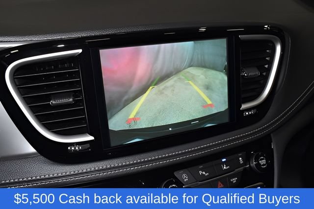 New 2026 Chrysler Pacifica Select w/ S Appearance Package FWD image 17