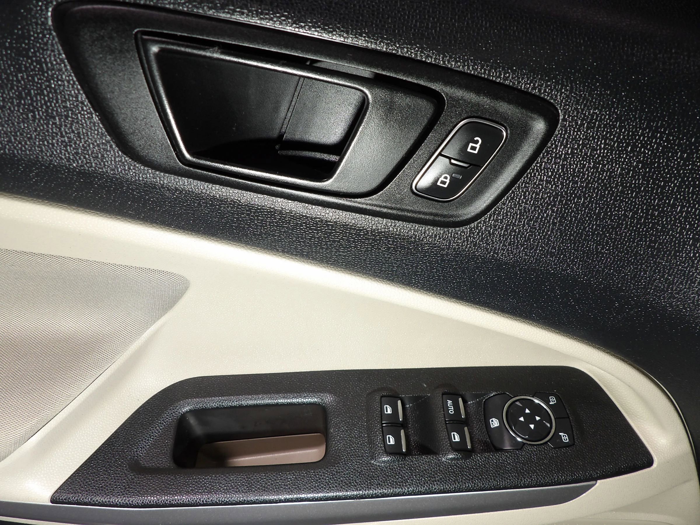 Used 2020 Ford EcoSport S FWD image 8