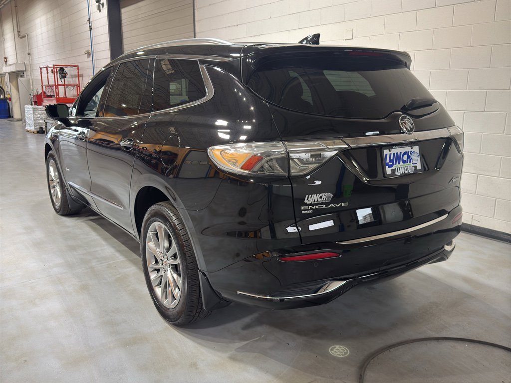 Used 2024 Buick Enclave Avenir image 3