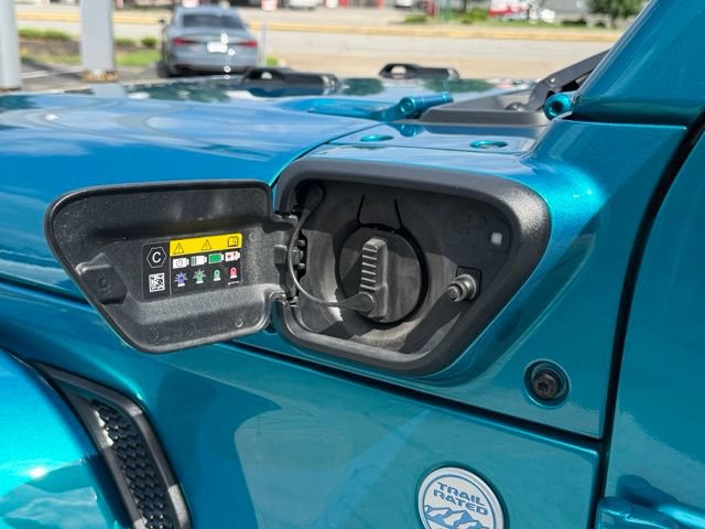 Used 2024 Jeep Wrangler Unlimited Sahara AWD/4WD image 9