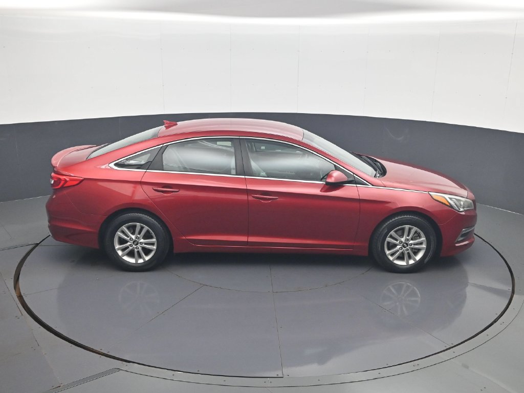 Used 2015 Hyundai Sonata SE w/ Cargo Package FWD image 17