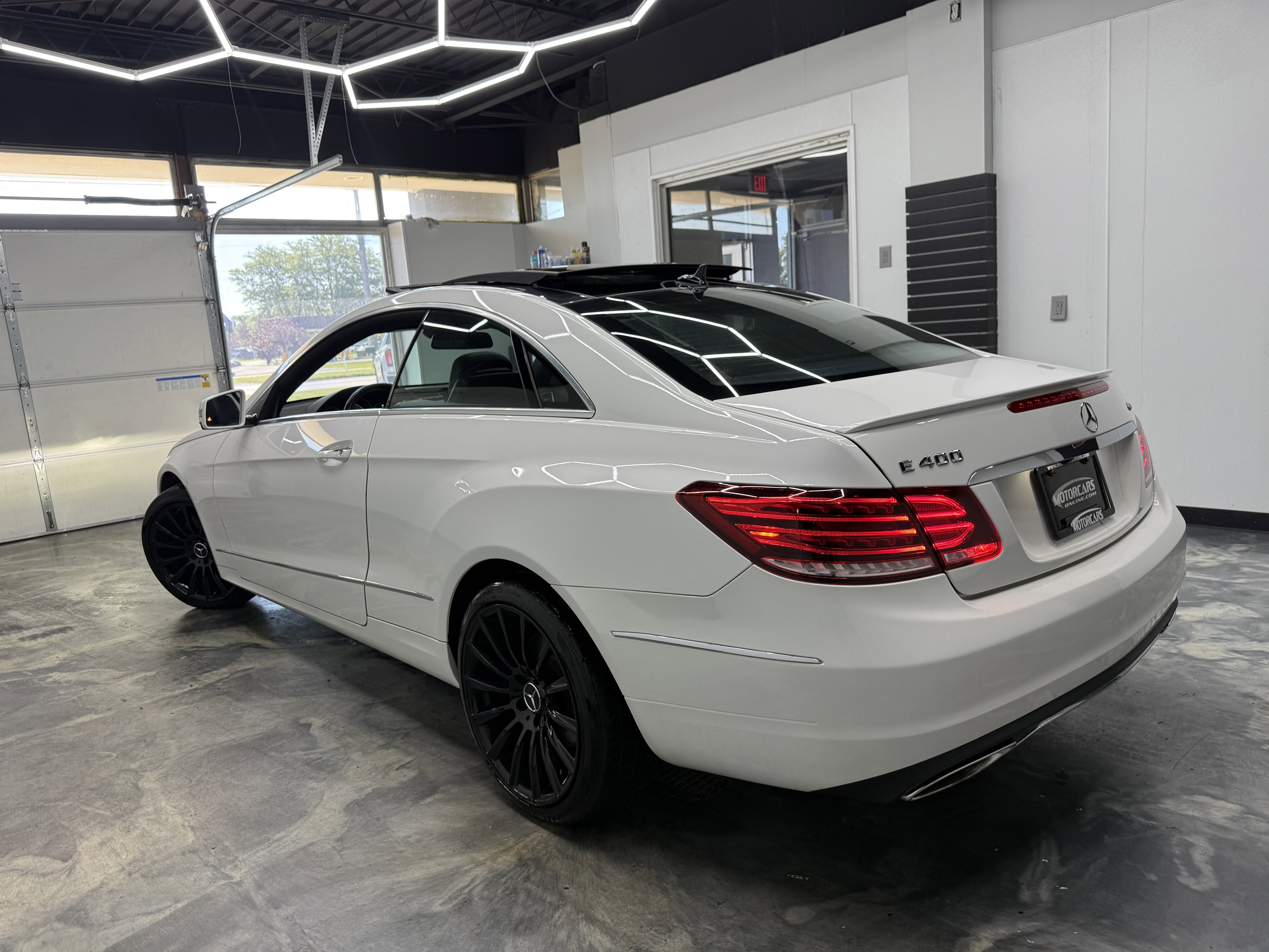 Used 2015 Mercedes-Benz E 400 4MATIC Coupe image 3