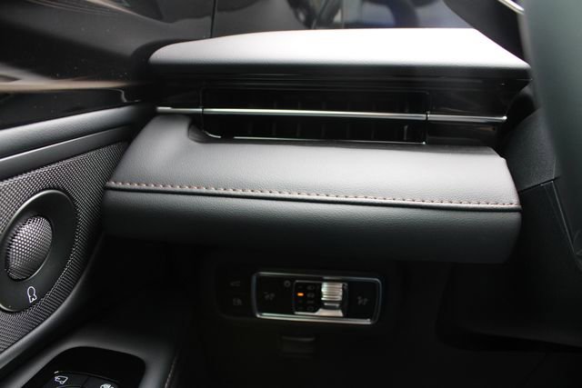 New 2026 Lincoln Nautilus Reserve AWD/4WD image 39