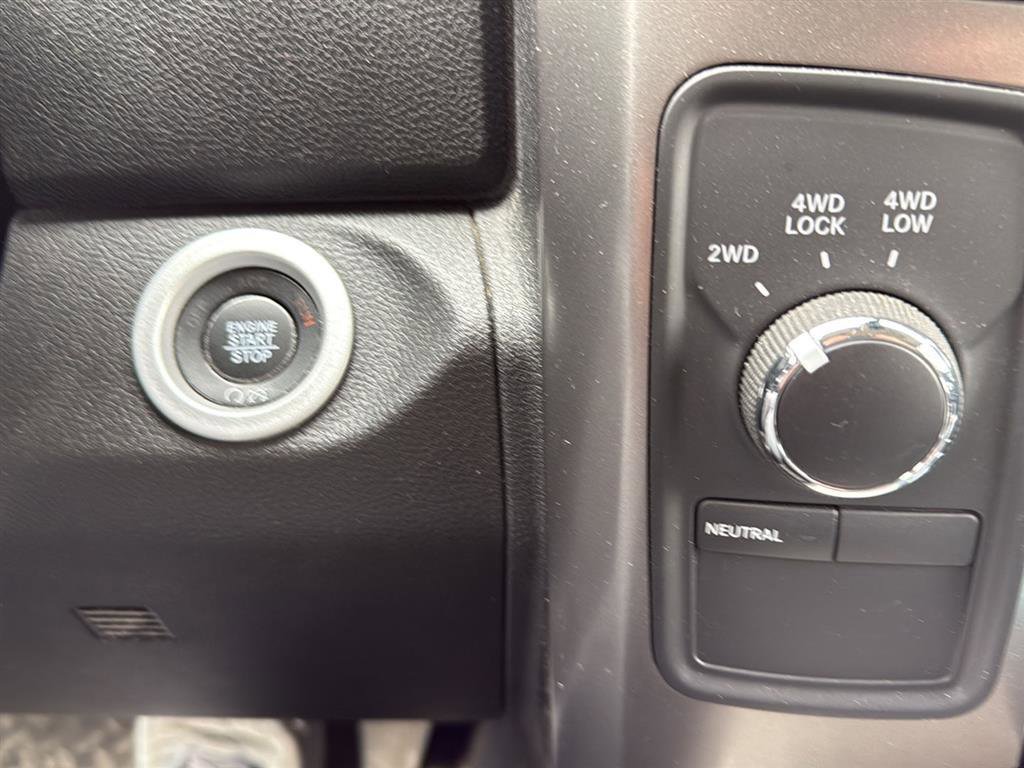 Used 2018 RAM 2500 Laramie w/ Sport Appearance Group image 26