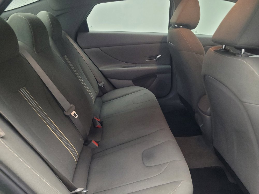 Used 2025 Hyundai Elantra Sport FWD image 19
