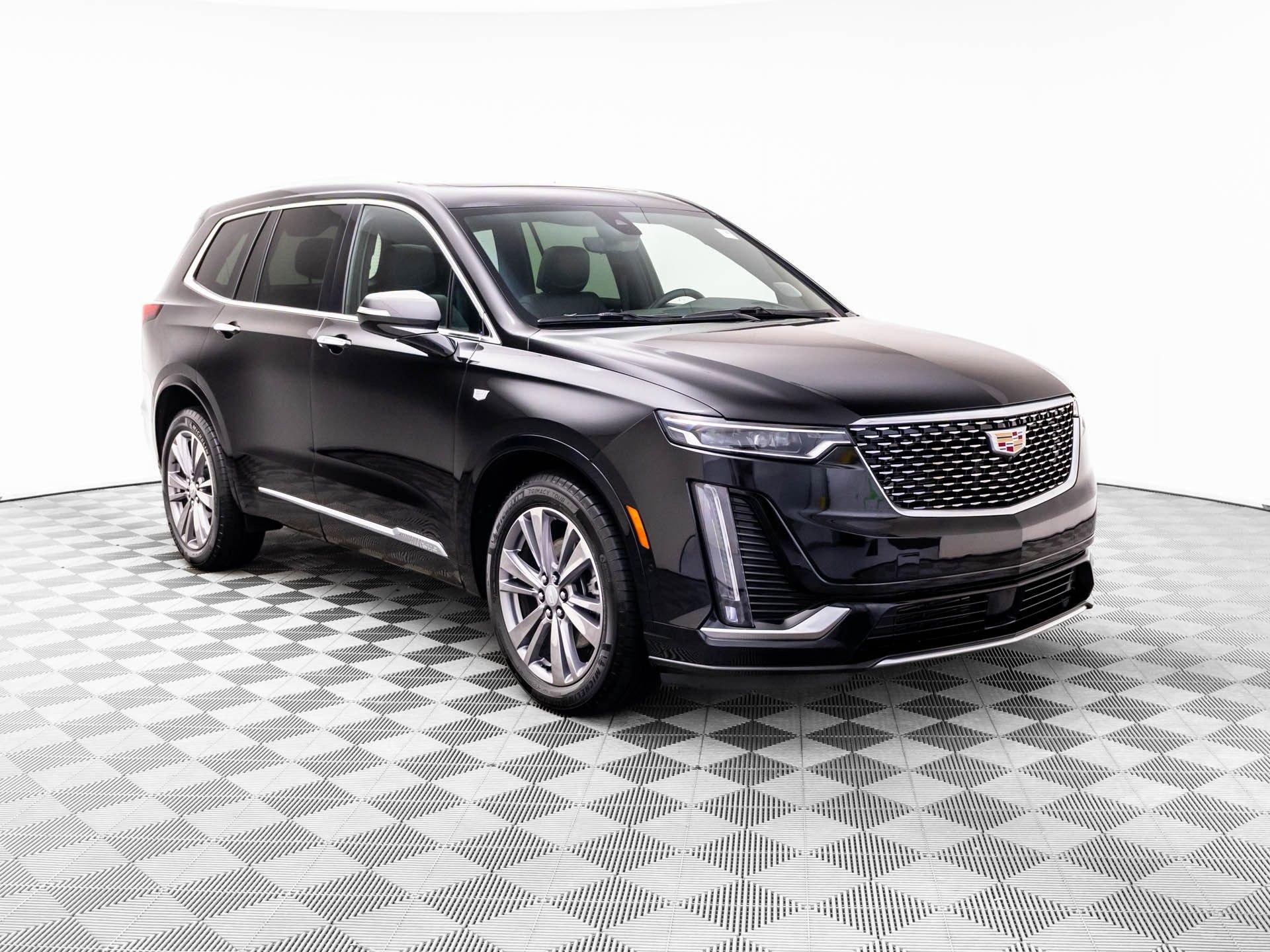 Used 2025 Cadillac XT6 Premium Luxury w/ Platinum Package AWD/4WD image 7