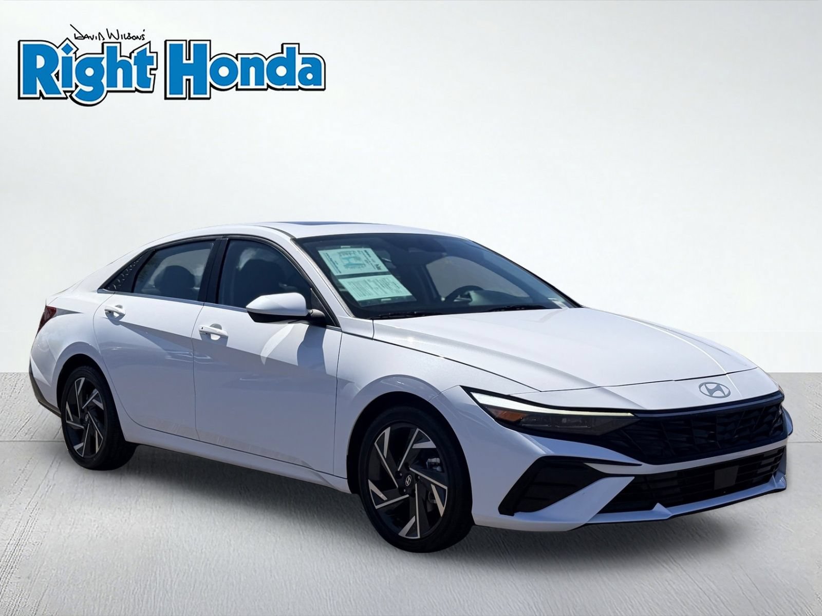 Used 2025 Hyundai Elantra SEL FWD image 9