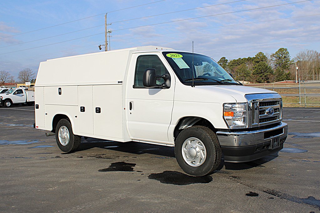 Used 2025 Ford E-350 and Econoline 350 Super Duty w/ Power Equipment Group RWD image 2