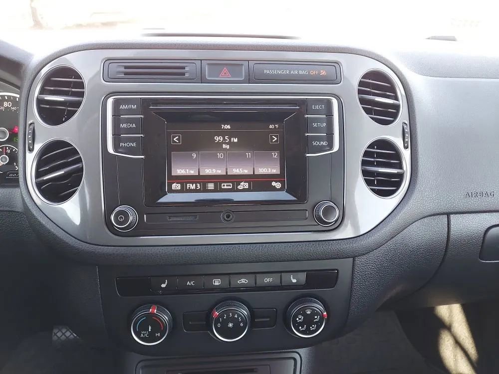 Used 2016 Volkswagen Tiguan SE image 28