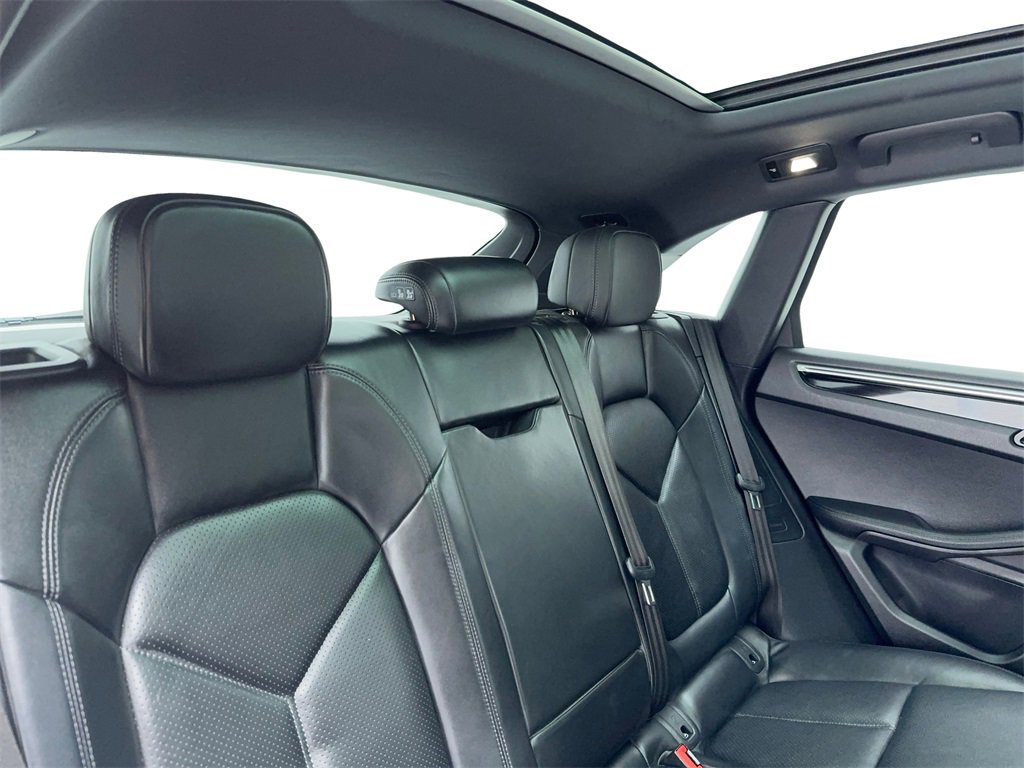 Used 2024 Porsche Macan image 48