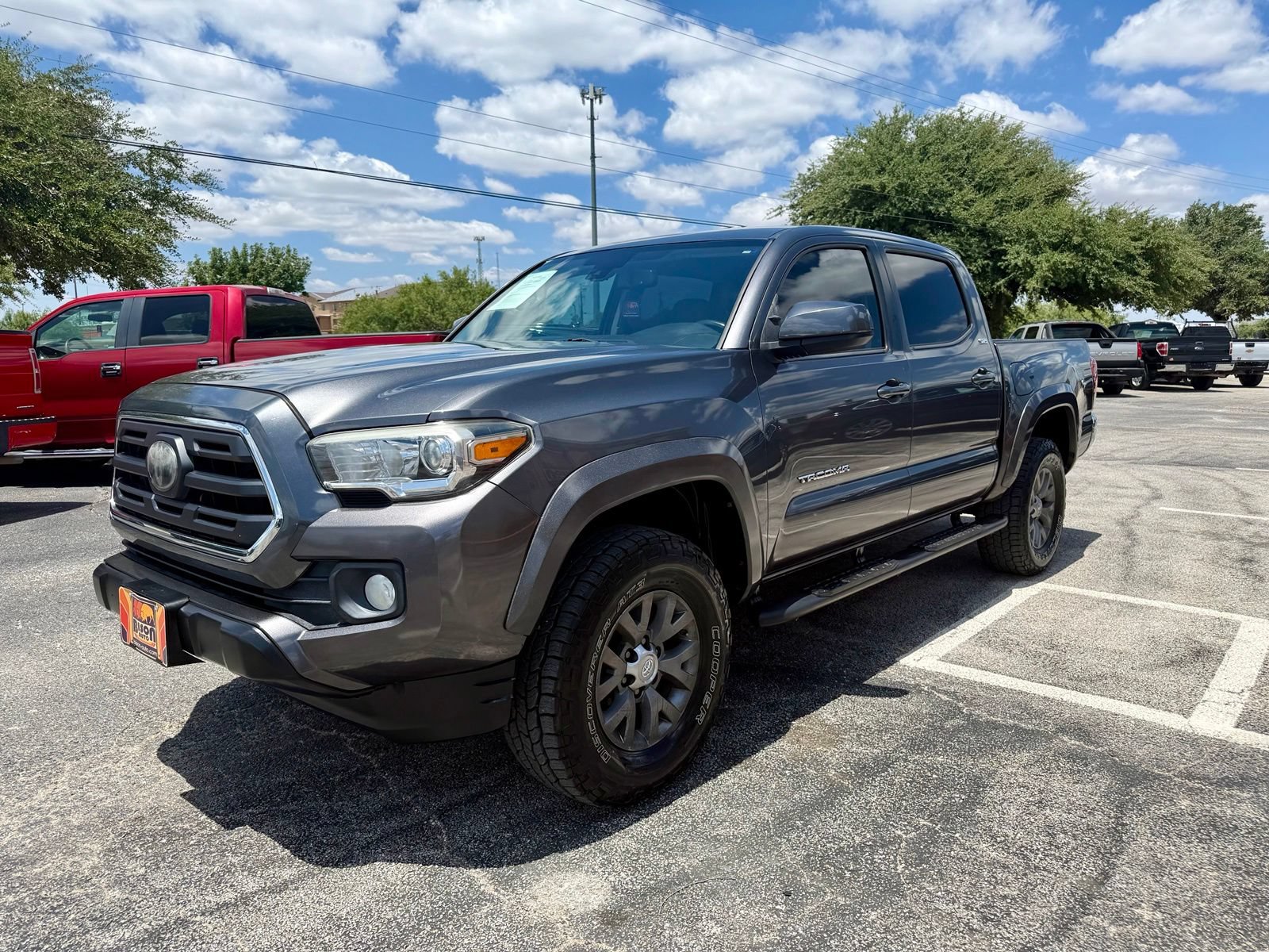 Used 2018 Toyota Tacoma SR5 AWD/4WD image 7