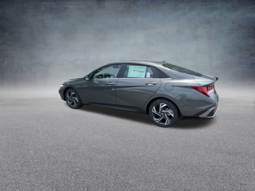 New 2025 Hyundai Elantra Limited image 15