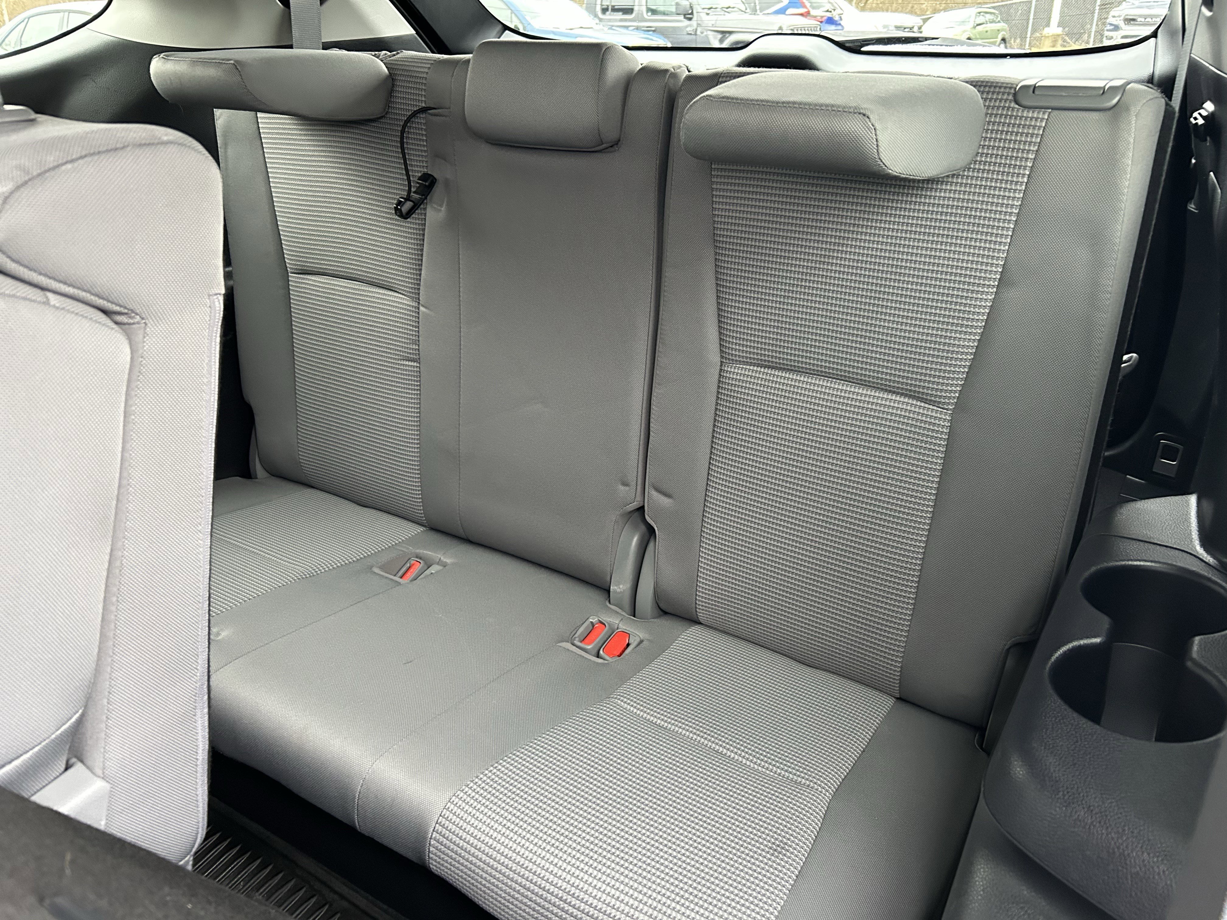 Used 2021 Toyota Highlander L image 24