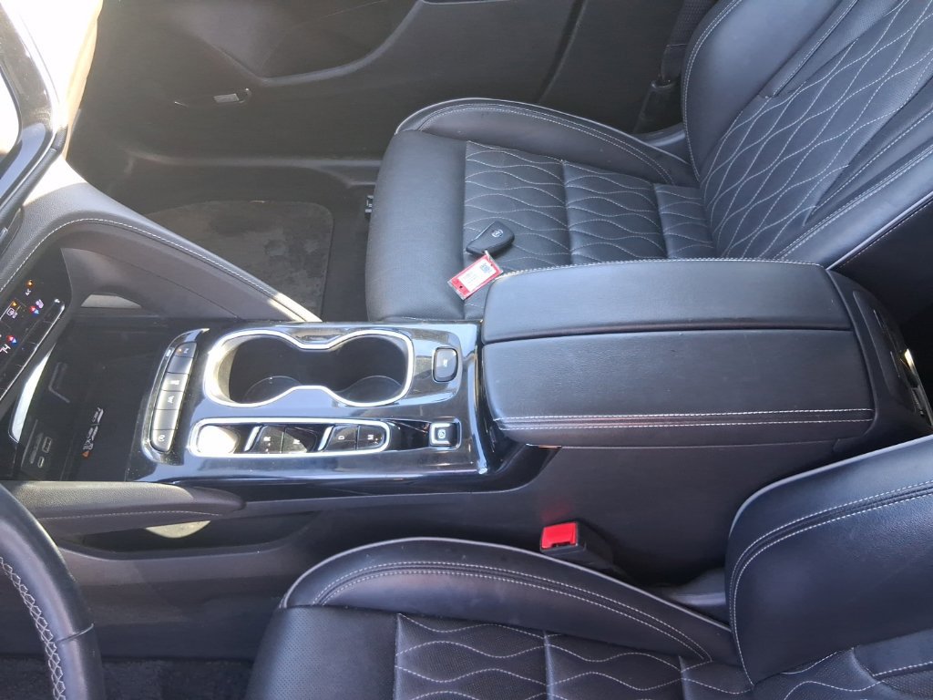 Used 2022 Buick Envision Avenir w/ Safety Package FWD image 30