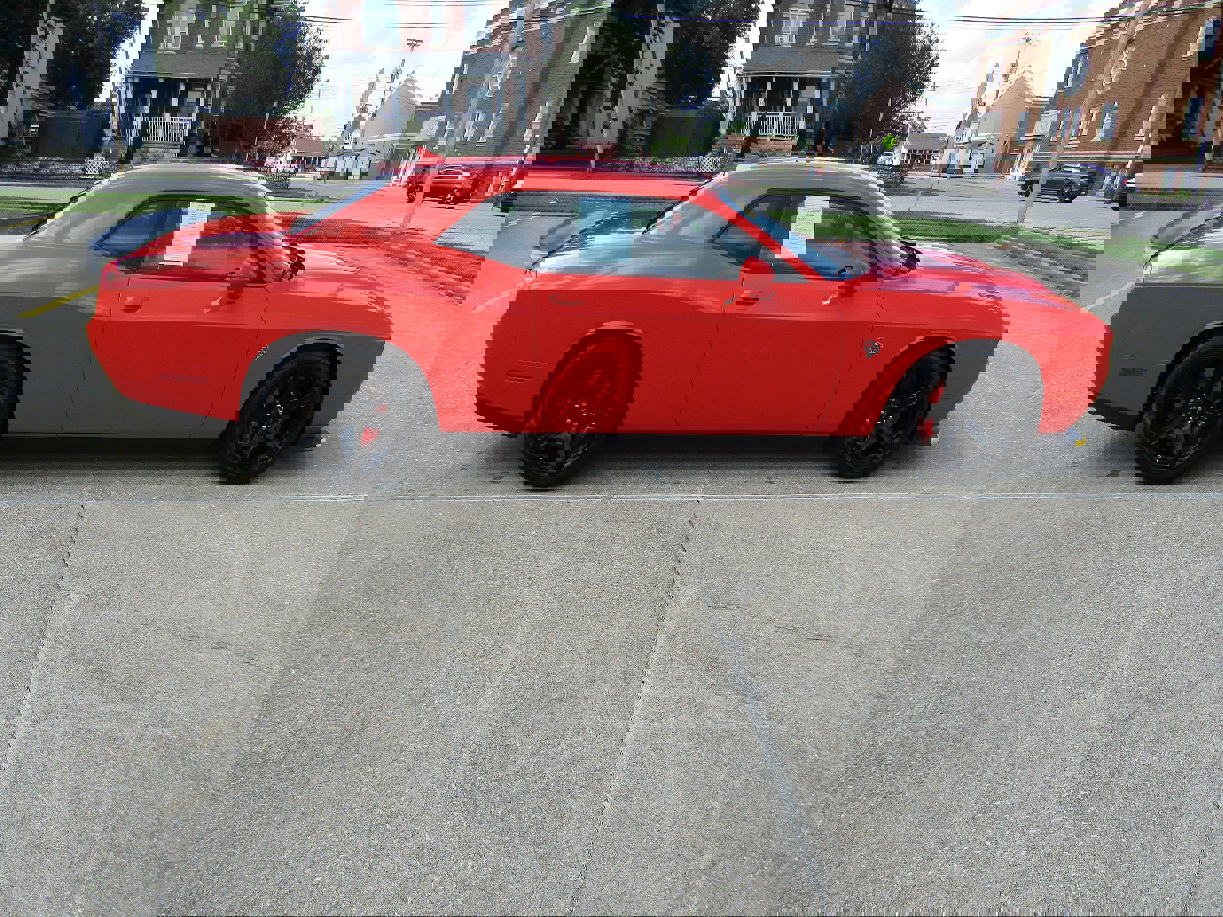 Used 2022 Dodge Challenger SRT Hellcat w/ Plus Package image 2