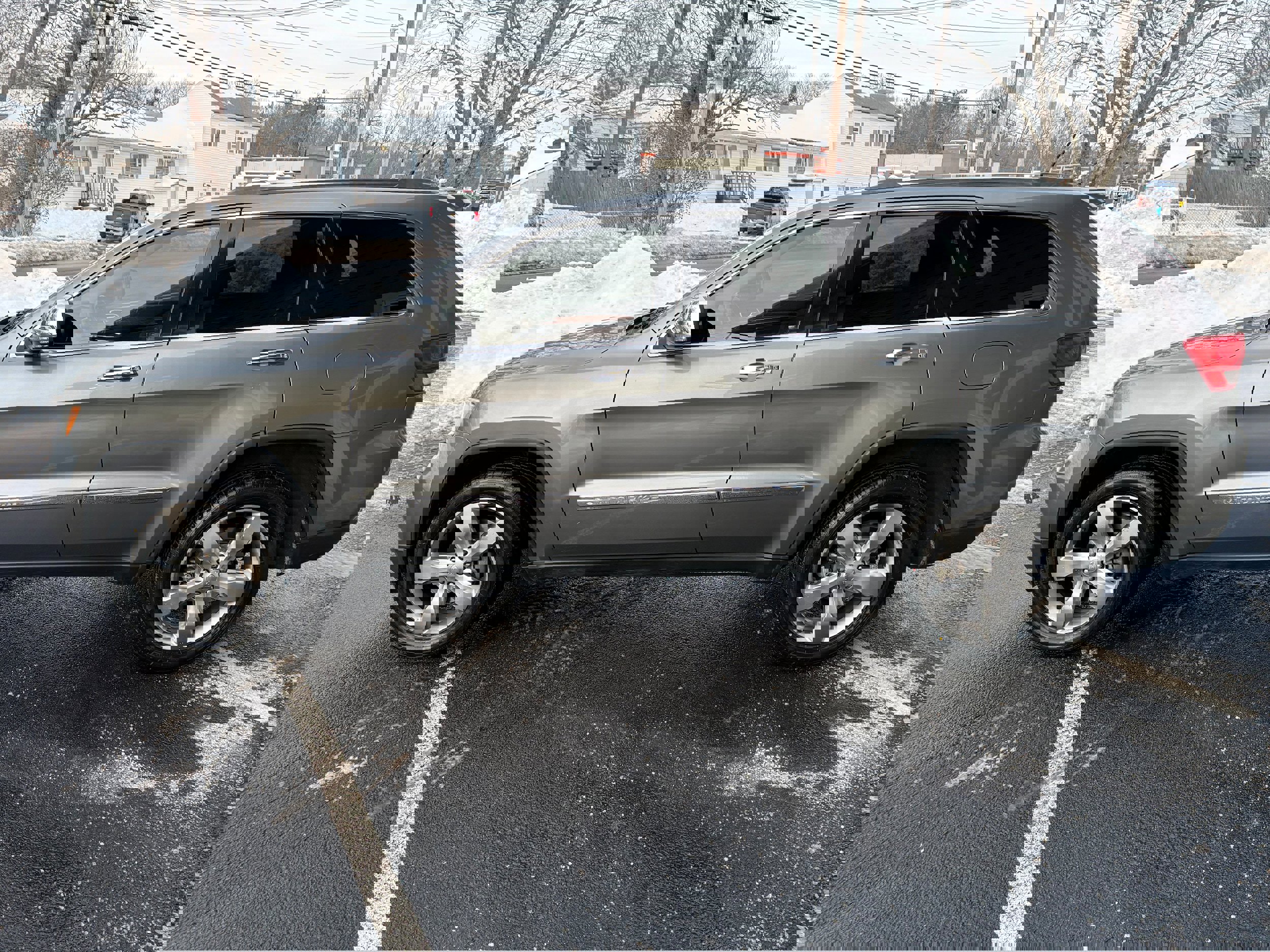 Used 2012 Jeep Grand Cherokee Overland image 8