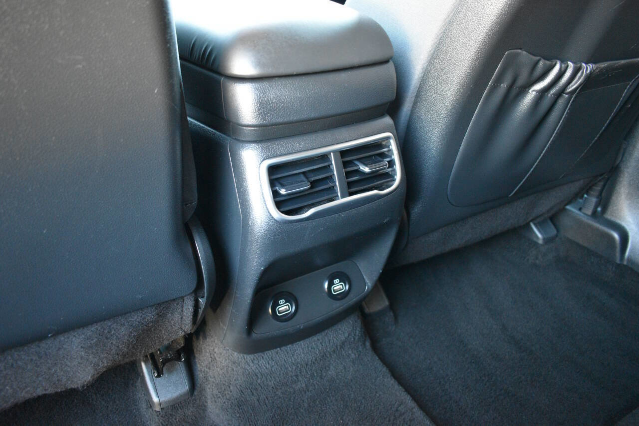 Used 2023 Hyundai Santa Fe SEL image 15