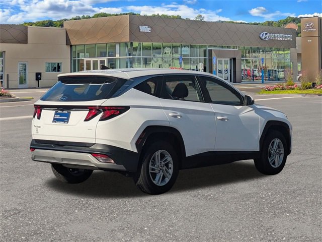 Certified 2025 Hyundai Tucson SE image 3