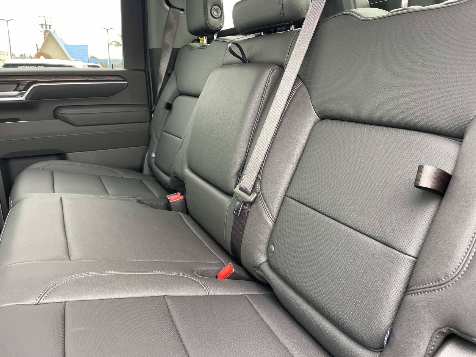 New 2026 GMC Sierra 3500 SLT w/ SLT Premium Package AWD/4WD image 25