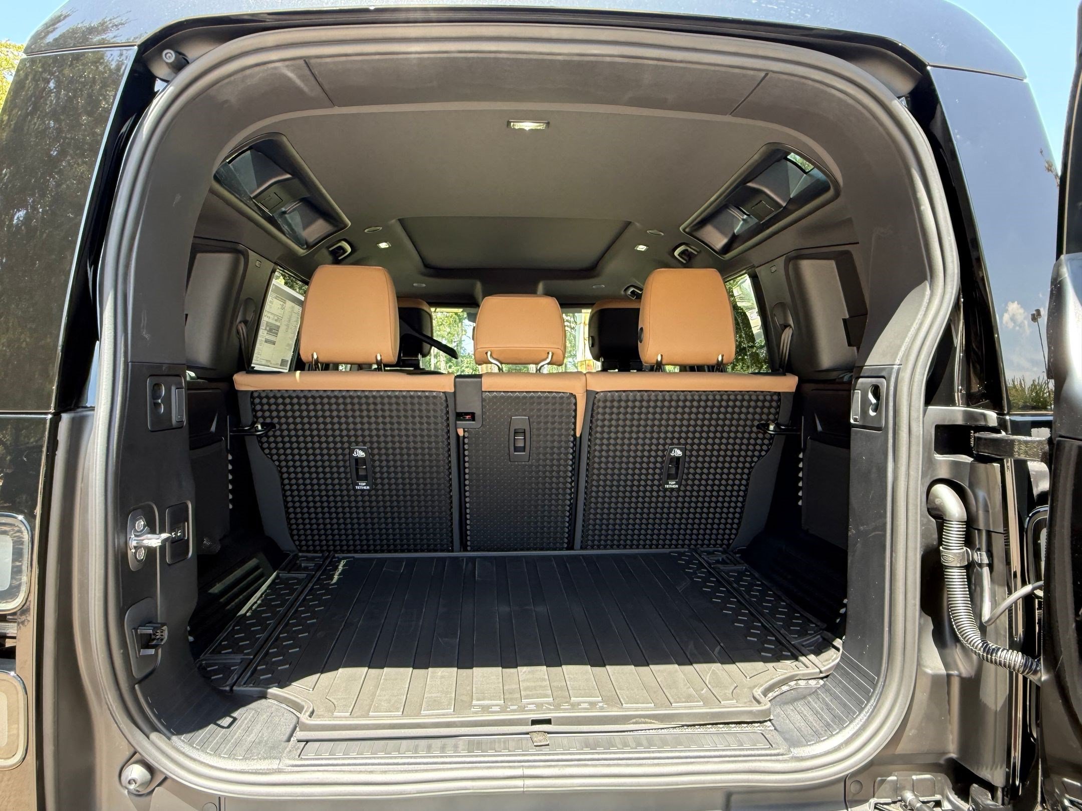 New 2026 Land Rover Defender 110 S AWD/4WD image 27