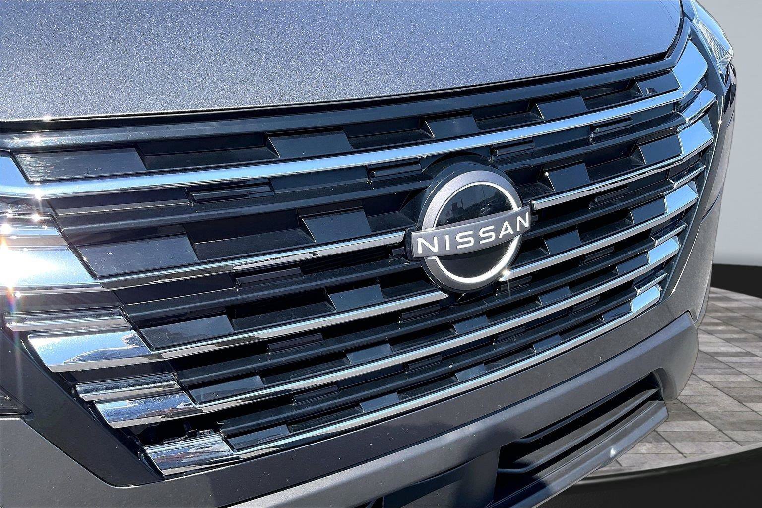 Certified 2025 Nissan Rogue S FWD image 28
