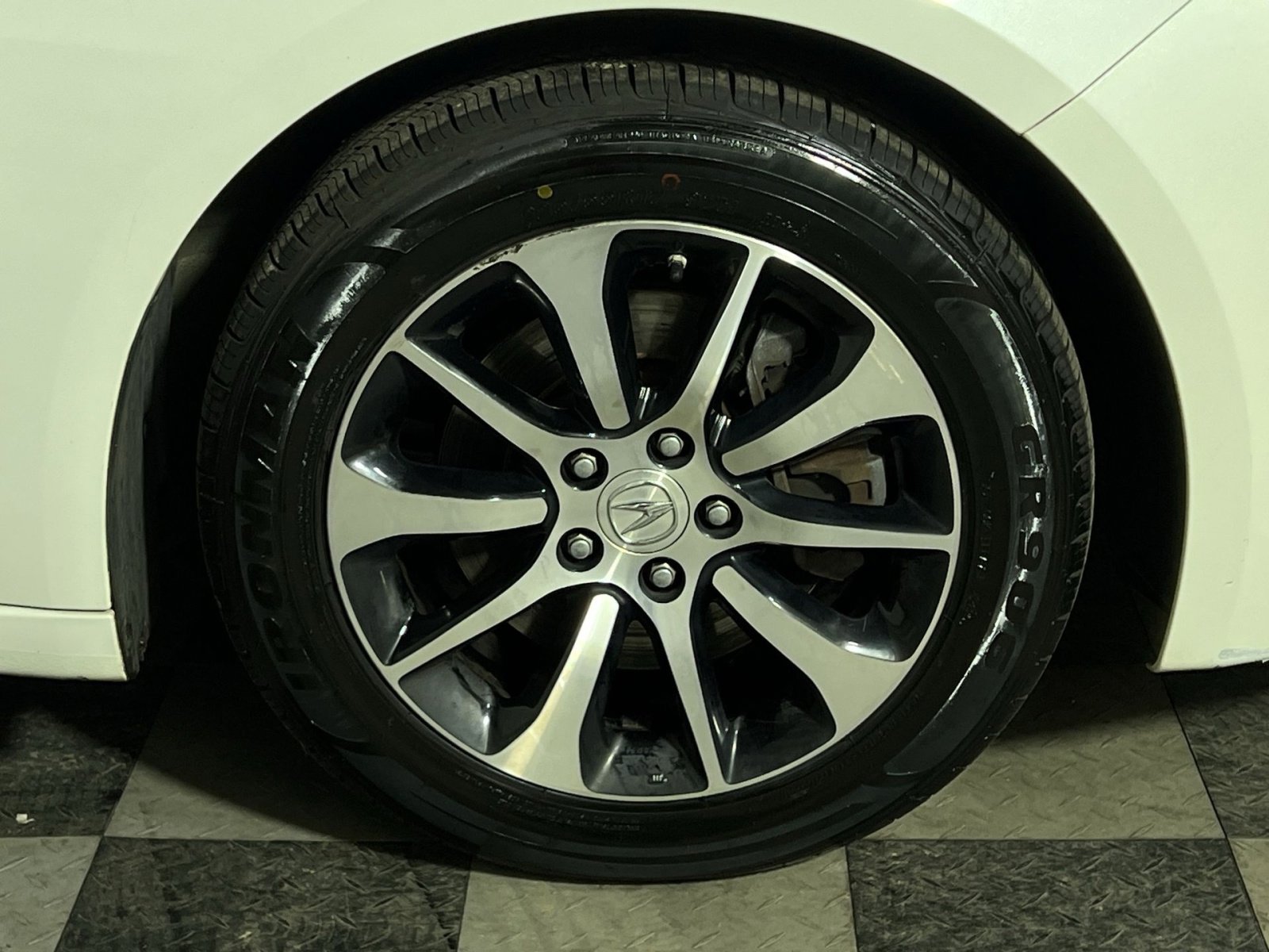 Used 2015 Acura TLX w/ Technology Package FWD image 25